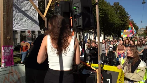 Fridays for Future protest in downtown Vienna 스톡 동영상 218736445