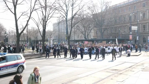 Fridays for Future protest in downtown Vienna 스톡 동영상 234870025