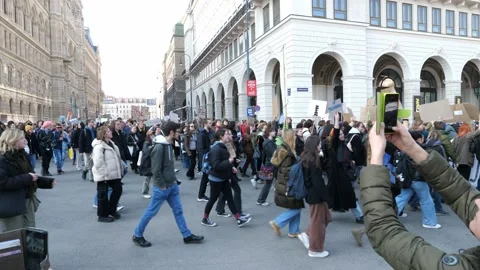 Fridays for Future protest in downtown Vienna 스톡 동영상 234870134