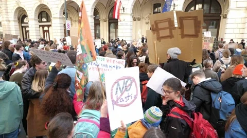 Fridays for Future protest in downtown Vienna 스톡 동영상 234870242