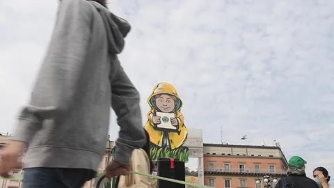 Fridays For Future rally to demand action against climate change. Vídeo Stock 140801233