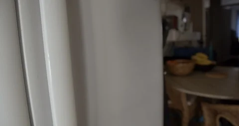 Fridge opening and closing slow motion Vídeos de archivo 103493572