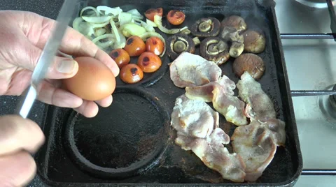 Fried breakfast (clip 1) Stock-Footage 35194304