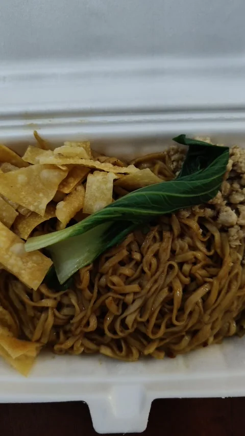 Fried chicken noodles Stock Footage 291531393