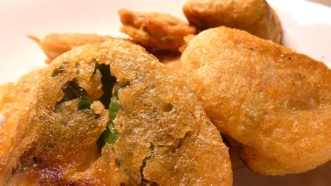 Fried croquettes Video stock 112108111