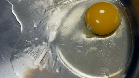 Fried egg cooking - fast motion 스톡 동영상 101808178