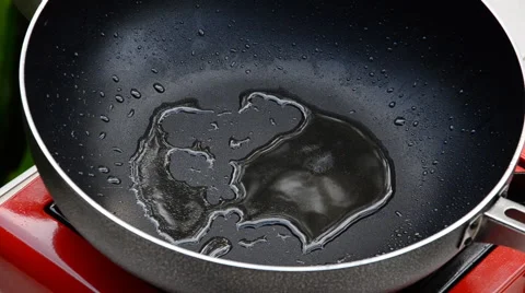 Fried egg in a pan of breakfast, HD Stock Footage 40793554