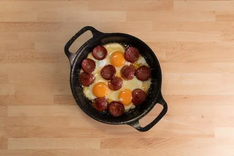 Fried Eggs Sausage Slices Foto stock