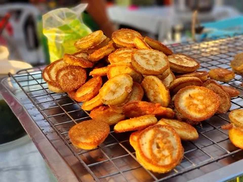 Fried fish roe. It is one of the snacks of Thai people. Fotos de archivo