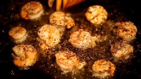 Fried king prawns in iron pan Stock Footage 35521665