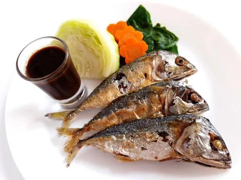 Fried Mackerel with Shrimp Paste Sauce 1 Fotos Stock