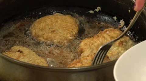 Fried Meat Making With Raw Ingredients.. 4K UltraHD, UHD Vídeos de archivo 48624451