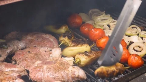 Fried meat meat bell pepper tomato Video stock 93646512