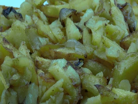 Fried potatoes with onion 스톡 동영상 80302326