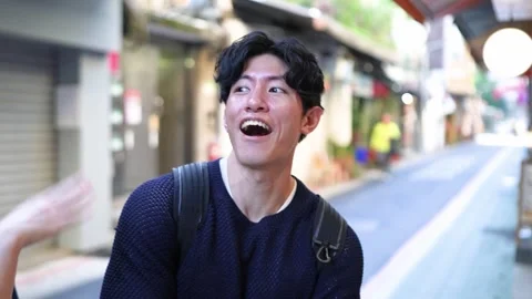 Friendly Chat on University Campus in Da’an District, Taipei Video stock 281078590