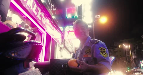 Friendly Cop 動画素材 238926549