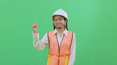 Friendly Female Engineer Waving Hand Hello Greeting on Green Screen Video stock 331858721