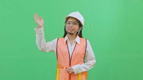Friendly Female Engineer Waving Hand Hello Greeting on Green Screen Stock-Footage 331860217