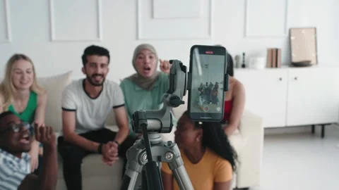 Friends bloggers Filming Routine Tutorial Vlog On Camera. Influencer online 動画素材 251549699