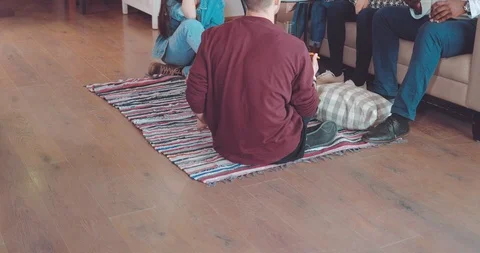 Friends communicate, sitting at home, sharing their stories Vídeo Stock 88664589