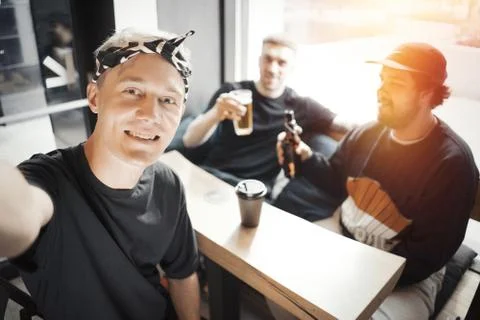 Friends make selfie while celebrating and having fun. Foto stock