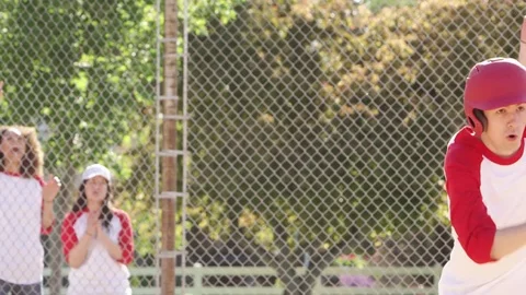 Friends playing baseball Stock-Footage 80133714