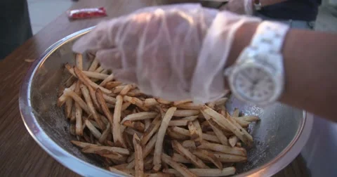 Fries served at game Vídeos de archivo 57116606