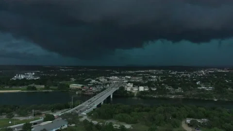 An frightening looking supercell thunderstorm develops over Marble Falls, Texas 스톡 동영상 160879097
