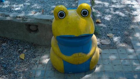 The Frog Statue Dustbin Stock Photos