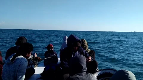 Front of the boat 動画素材 130798474