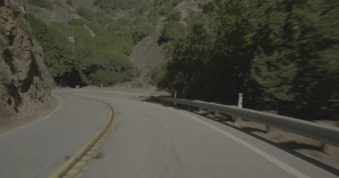 Front driving plate - Highway 1 at Mile 74, Ragged Point Vídeo Stock 294931727