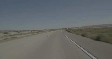 Front driving plate - Highway 58 at Mile 30, Barstow Stockbeeldmateriaal 293782307