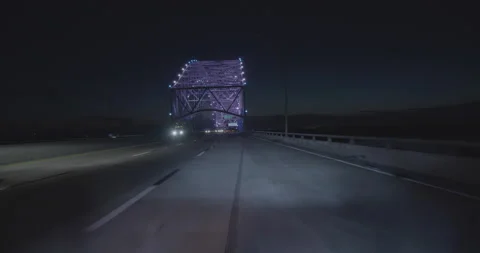Front driving plate - I-40 at Hernando de Soto Bridge, Memphis 스톡 동영상 253420618