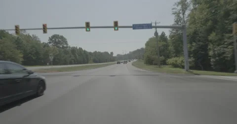 Front driving plate - Ox Road at Lee Chapel Road, Crosspointe 스톡 동영상 284886396