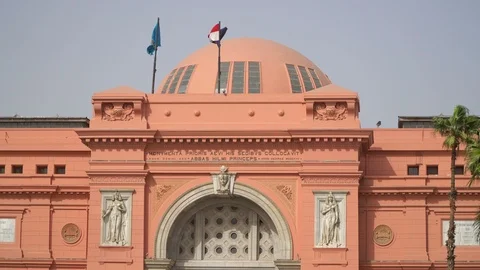 Front facade of the Egyptian Museum or Museum of Cairo Stock Footage 124860534