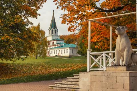 Front Gate complex and Colonel's chamber in Kolomenskoye on autumn day. Mosco Stock Photos