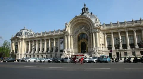 In front of Grand Palais Stock-Footage 10871667