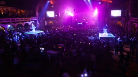 Front of House focus Stock-Footage 532251