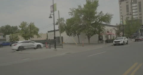 Front left driving plate - 4th Street Southwest at Elbow Drive Southwest, Vídeos de archivo 255659582