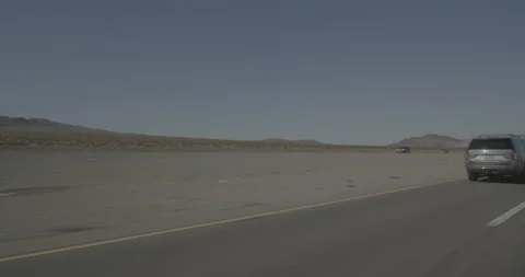 Front left driving plate - Highway 15 at Mile 133, Baker Vídeo Stock 293805998