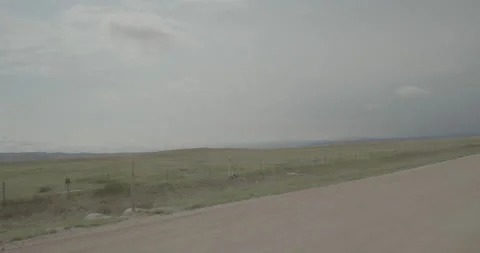 Front left driving plate - Sand Creek Road at Mile 2, Laramie Vídeos de archivo 285164964