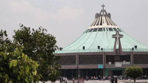 Front medium shot of the Basilica of Guadalupe in Mexico City Video stock 159176682