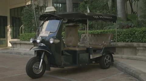 Front of the Peninsula Bangkok Hotel Stock Footage 48204021