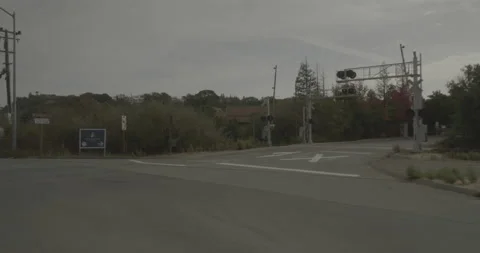 Front right driving plate - Highway 37 at Stone Tree Lane, San Rafael Vídeo Stock 293094238