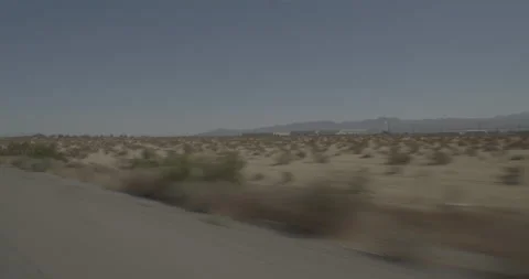 Front right driving plate - Highway 15 at Mile 82, Yermo Vídeo Stock 293785953