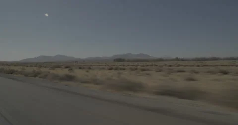 Front right driving plate - Highway 15 at Mile 95, Yermo Stockbeeldmateriaal 294689696