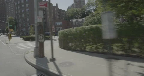 Front right driving plate - Van Cortlandt Ave W at Van Cortlandt Park S, Bronx 스톡 동영상 251737939