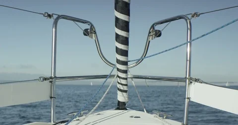 Front Of Sailboat While At Sea 库存影片 84746500