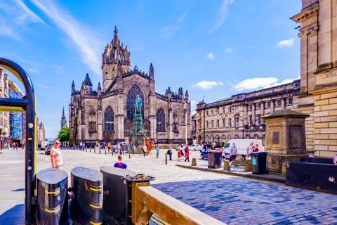 The front stone facade and main tower of the St. Giles Cathedral in Edinburgh Stock Photos