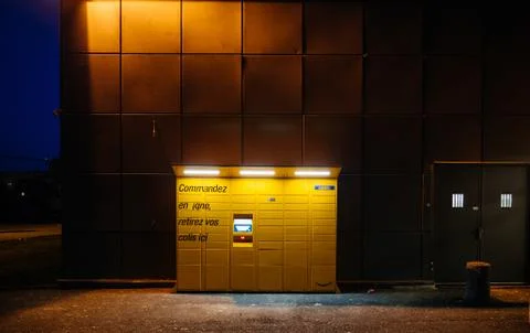 Front view of Amazon Locker at dusk Stock Photos